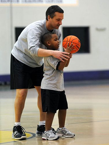 Sports - Basketball Coaching Basketball Court Photoshoot, Basketball Ground, Coaching Basketball, Coach Basketball, Basketball Coaching, Basketball Training Equipment, Basketball Videos, Coaching Teachers, Basketball Tips