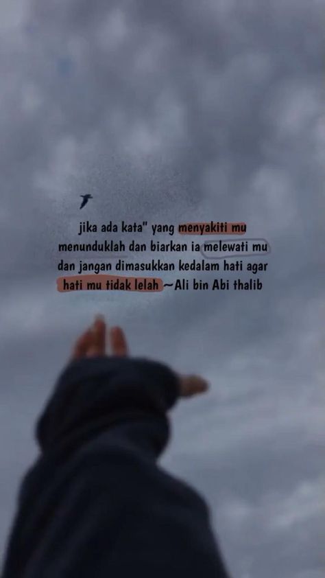 Pahlawan Nasional, Motivational Art Quotes, Quotes Drama Korea, Ayat Al-quran, Simple Quotes, Quotes Indonesia, Allah Quotes, Beautiful Quran Quotes, Note To Self Quotes