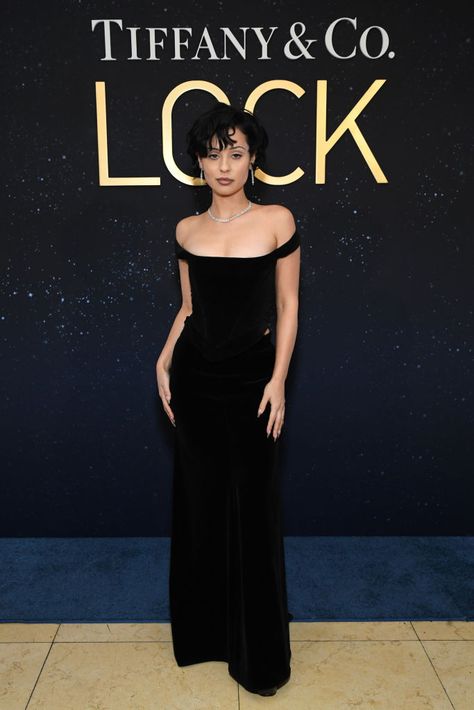 Alexa Demie, All Black Looks, Black Party Dresses, Vanity Fair Oscar Party, Split Skirt, Black Gown, Teen Vogue, Red Carpet Looks, Classic Dress