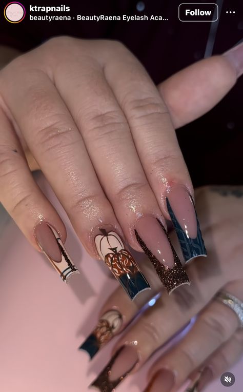 Fall Nails For Thanksgiving, Short Square Fall Nails Acrylic, Long Square Nails Fall, Goth Thanksgiving Nails, Black Thanksgiving Nails, Fall Black Nails Ideas, Fall Tapered Square Nails, Medium Length Fall Nails, Fall Nail Designs Dark