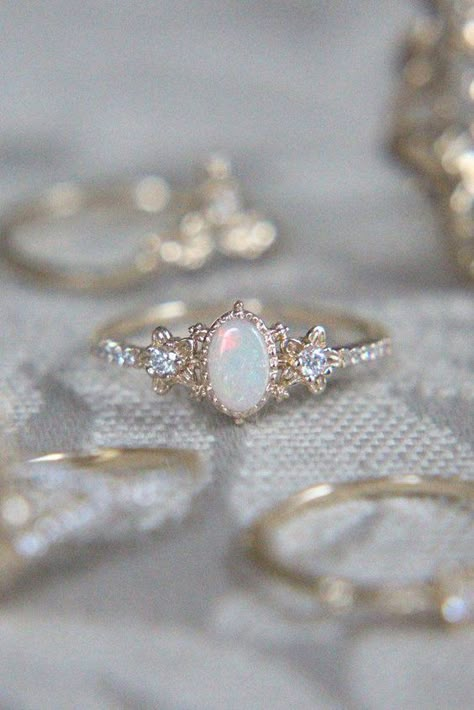 Rose Engagement Ring Flower, Floral Wedding Ring, Gold Ring Diamond, Rainbow Iridescent, Cute Engagement Rings, White Opal Ring, Future Engagement Rings, Alternative Bride, Antique Wedding Rings