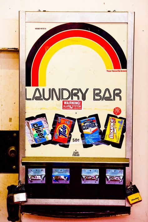 Laundromat Vending Machine, Laundry Vending Machine, Laundromat Aesthetic, Laundromat Ideas, Laundry Bar, Laundromat Business, Self Service Laundry, Vending Machine Business, Coin Laundry