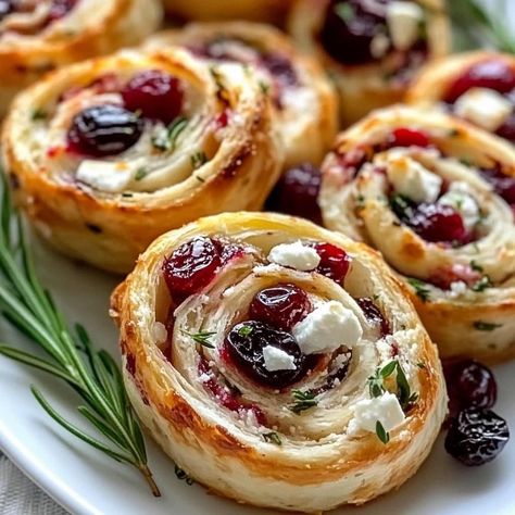 Christmas Party Food Puff Pastry, Cranberry Feta Pinwheels Puff Pastry, Dufour Puff Pastry Recipes, Cranberry Feta Puff Pastry, Pinwheel Puff Pastry, What To Make With Puff Pastry Sheets, Recipes With Pastry Puff Sheets, Thanksgiving Pinwheels, Ham And Cheese Puff Pastry Pinwheels