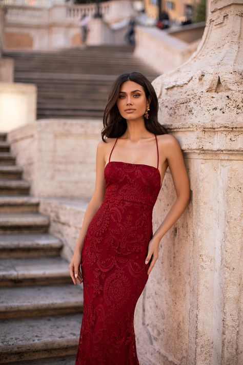 Evening Gown Poses Photography, Red Dress Photoshoot, Red Dress Photoshoot Ideas, Prom Dress Photography, Red Lace Gown, Elegant Red Dress, Trendy Prom Dresses, Prom Photoshoot, Dress Display