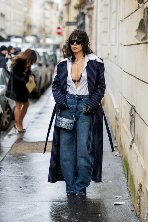 Haute Couture Street Style, Gingham Outfit, Outerwear Trends, Oxford White, Fashionista Style, Cozy Knit Sweater, Fall Winter 2024, Street Style Fashion, Couture Week