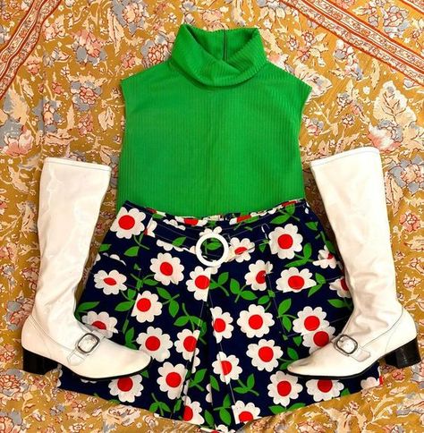 60s Mod Blossom Duo 🌼💚 Available this Friday 🌟 🦋 Groovy Green Turtleneck & Daisy Dream Skirt ❣️ #1960s #60s #vintage #retrofashion #mo… | Instagram 60s Green Outfit, The Beatles Inspired Outfits, 60 Fashion 60s Style, 70s Skirt Outfit, Moda 60s, Mod 60s Fashion, 60s Inspired Outfits, 60s Outfit, Late 60s Fashion