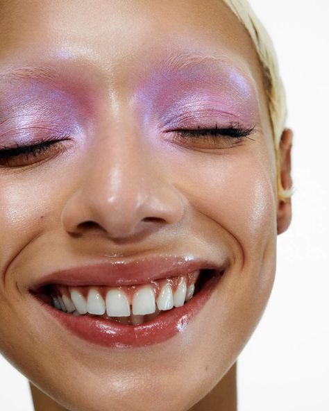 4 Y2K-Inspired Holiday Makeup Looks From Marcelo Gutierrez | Vogue Party Mood Board, Holiday Party, Mood Board, Close Up, Makeup Looks, A Woman, Editorial, Purple, Makeup