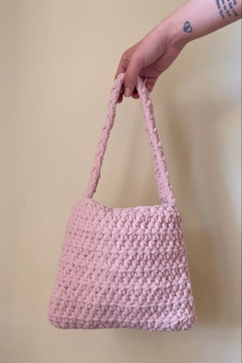 Barbiecore Crochet, Crochet Purses And Bags, Pink Crochet Bag, Yarn Purse, Preppy Barbie, Crocheted Purse, Girly Preppy, Yarn Bag, Purse Fashion