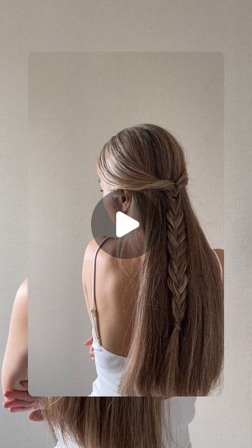 Michelle | Romanticizing life through hair on Instagram: "Fishtail braided hairstyle 🐠🫧

Ready for a summer makeover? Fishtail braids are calling your name! 🌞✨

—

Check the story for detailed fishtail braids tutorial. 🐚

#braidedhairstyles #halfuphalfdownhairstyle #weddinghair #summerhair #hairtrends #hairinspo #hairaesthetic" Fishtail Braid Tutorial, Fish Braid, Hair Stules, Braids Tutorial, Fishtail Braid Hairstyles, Fishtail Braids, Summer Haircuts, Braided Hairstyle, Fishtail Braid