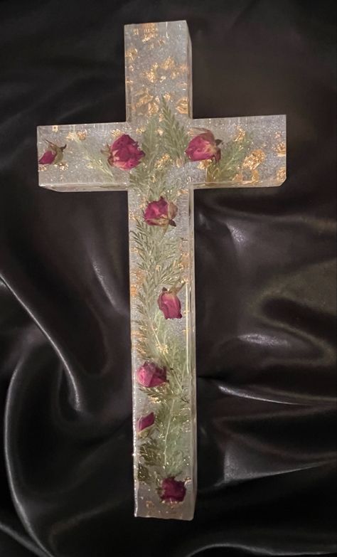 Love how this came out! Resin Cross, Recuerdos Primera Comunion Ideas