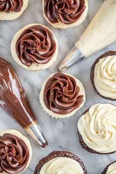 Condensed Milk Icing 3 Ingredients, Sweetened Condensed Milk Buttercream, Condensed Milk Recipes Easy 3 Ingredients, Cake Aesthetic Design, Cake Pictures Aesthetic, Sweetened Condensed Milk Frosting, Not Too Sweet Frosting, Condensed Milk Frosting, Frosting Desserts