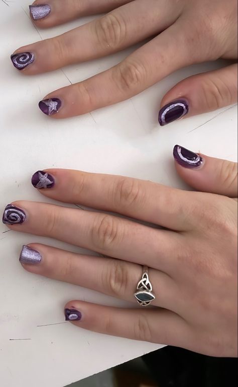 Mazzy Star Nails, Dark Purple Nail Art, Purple Star Nails, Star Swirl, Purple Gel Nails, Dark Purple Nails, Witchy Nails, Purple Nail Art, Nail Jewels