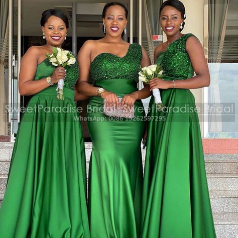 Africa Women, Latest Bridesmaid Dresses, Mermaid Long Bridesmaid Dresses, Wedding Maids, Royal Blue Bridesmaid Dresses, Sequins Top, Green Themed Wedding, Bridesmaid Dress Styles, Wedding Party Dress