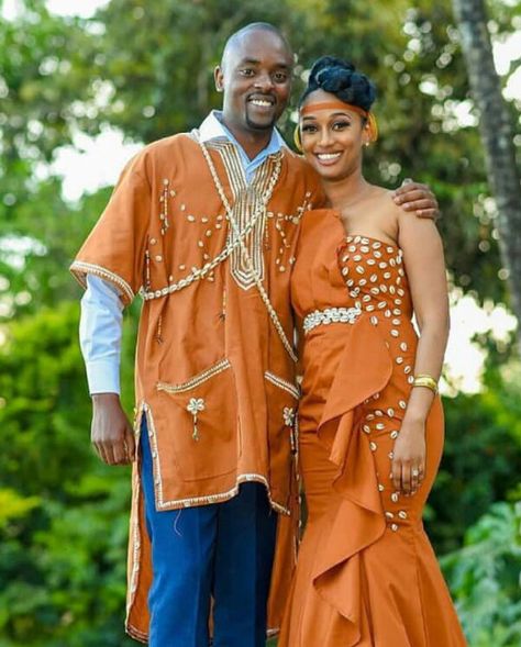 Kenyan Kikuyu traditional attire Kenyan Wedding, How To Dress For A Wedding, Classic White Dress, African Wedding Attire, Dress For A Wedding, Traditional Wedding Attire, African Print Dress Ankara, Traditional Dresses Designs, African Wedding Dress