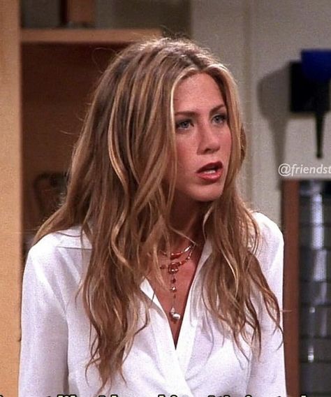 Rachel Green Blonde Highlights, Jennifer Aniston Hair Highlights, Rachel Green Hair Color Highlights, Bronde Haircolor 90s, Rachel Green Hair Blonde, Blonde Rachel Haircut, Rachel Green Hair Highlights, Carrie Bradshaw Long Hair, Wavy Hair Celebrities