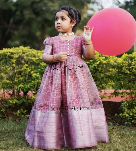 Long Frocks For Kids, Indian Dresses For Kids, Frocks For Kids, Kids Party Wear Dresses, Kids Dress Collection, Frocks Design, Kids Blouse Designs, Long Frock, Kids Frocks Design