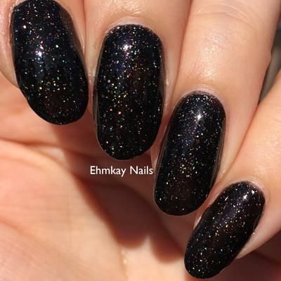 Holo Nail Polish, Black Nails With Glitter, Glittery Nails, Black Nail Designs, Black Polish, Sparkly Nails, New Year's Nails, Prom Nails, Nail Decals