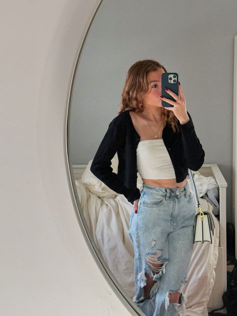 outfit ideas, jeans outfit, fall outfit, winter outfit, dinner outfit, black cardigan, mirror pic, white shirt Winter Outfit Dinner, Black Cardigan Outfit, Outfit Ideas Jeans, Outfit Dinner, Jeans Outfit Fall, Dinner Outfit, Mirror Pic, Cardigan Outfits, Dinner Outfits