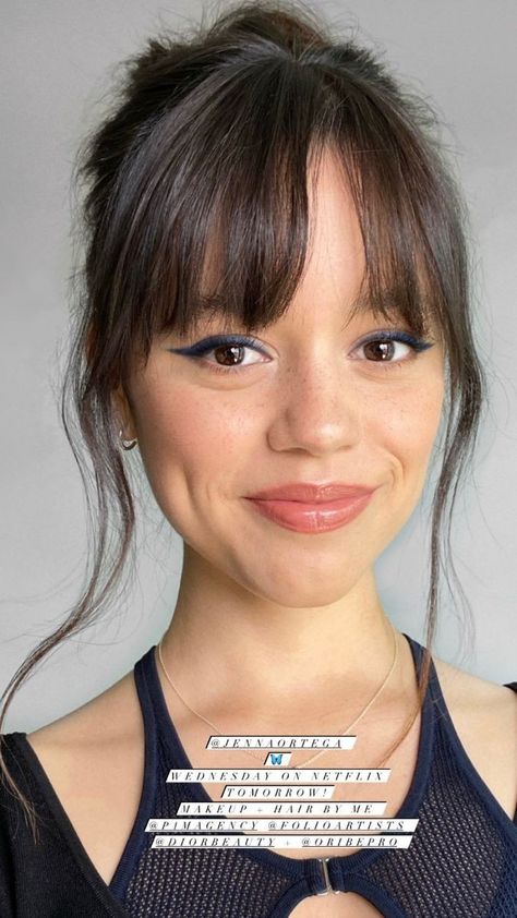 Jenna Ortega Fringe, Jenna Ortega Bangs, Bangs Oval Face, Face Bangs, Oval Face Bangs, Jena Ortega, Cute Glasses Frames, Bangs Tutorial, Soft Makeup Looks