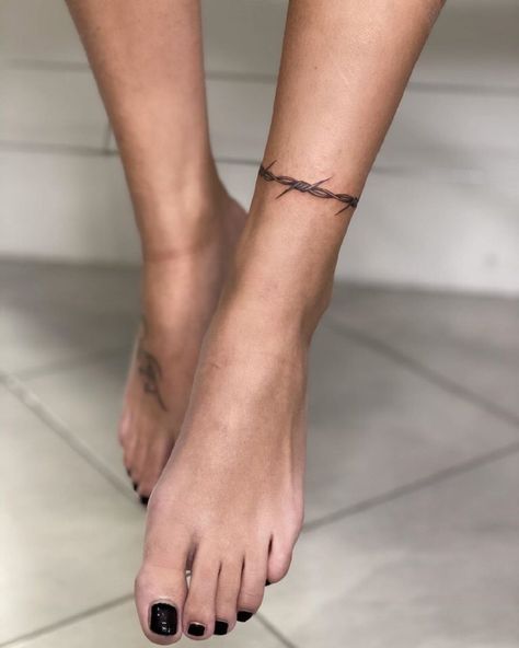 Achilles Tendon Tattoo Women, Bath Wire Tattoo, Live Wire Tattoo, Barbwire Ankle Tattoo, Barbed Wire Ankle Tattoo, Ankle Cuff Tattoo, Barb Wire Tattoo, Barbwire Tattoo, Barbed Wire Tattoo