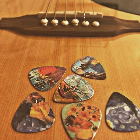 guitar picks Guitar Art Painting, Guitar Illustration, Pick Holder, Cool Picks, Instagram Frame Template, Guitar Players, Guitar Art, Instagram Frame, Frame Template