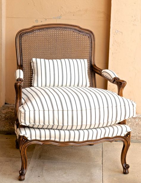 The stunning Louis XV Bergere Cane-back armchair is so comfortable you will never want to leave the house. Hampton Furniture, Louis Xv Chair, Victorian Armchair, Hamptons Furniture, Caned Armchair, Rattan Chairs, Antique French Furniture, Dining Room Style, Room Styles