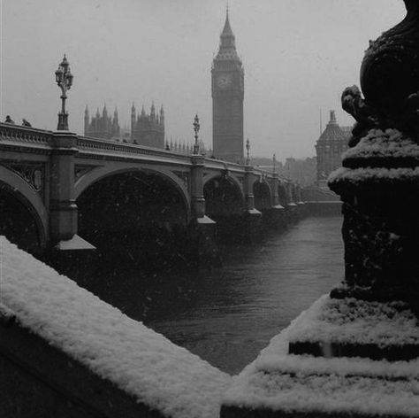 . Snowy London Aesthetic, Snowy London, London Dreams, Living In London, London Baby, Christmas Wallpapers, Character Board, London Aesthetic, City Of London