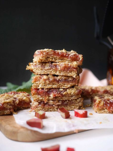 Rhubarb Oatmeal Bars, Amish Oatmeal, Rhubarb Squares, Rhubarb Filling, Rhubarb Desserts Recipes, Rhubarb Oatmeal, Best Rhubarb Recipes, Rhubarb Bars, Rhubarb Desserts