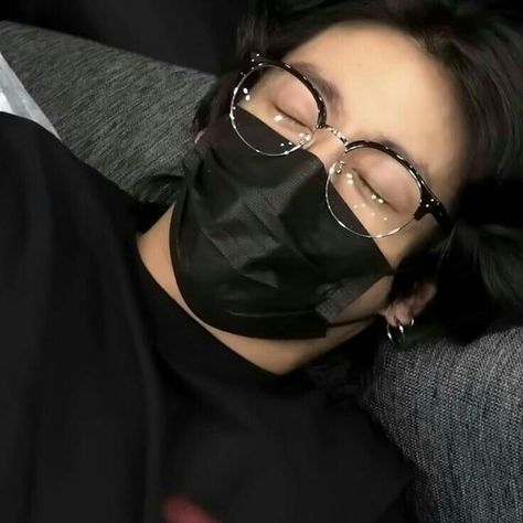 Jungkook Jungkook Glasses, Jeon Jungkook Photoshoot, كريستيانو رونالدو, Wearing Glasses, Jungkook Aesthetic, Jimin Jungkook, Jungkook Cute, Foto Jungkook, Busan