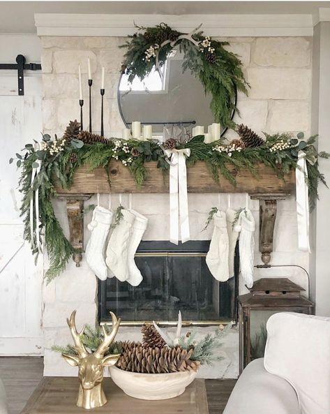 Barn Fireplace, Natural Holiday Decor, Christmas Mantle Decor, Eco Friendly Christmas, Christmas Mantel Decorations, Christmas Mantle, Exterior Stone, Christmas Mantels, Household Decor