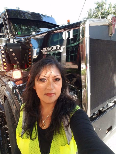 #theblackbeauty #thebeast #femaletrucker  #ladytrucker  #ladiesofhawaiitruckin  #trucker Cheryl Lynn #hawaiitrucker Cheryl Lynn, Women Truck Driver, Trucks For Sell, Female Trucks, Twenty Dollar Bill, Women Drivers, Men Skin Care Routine, American Trucks