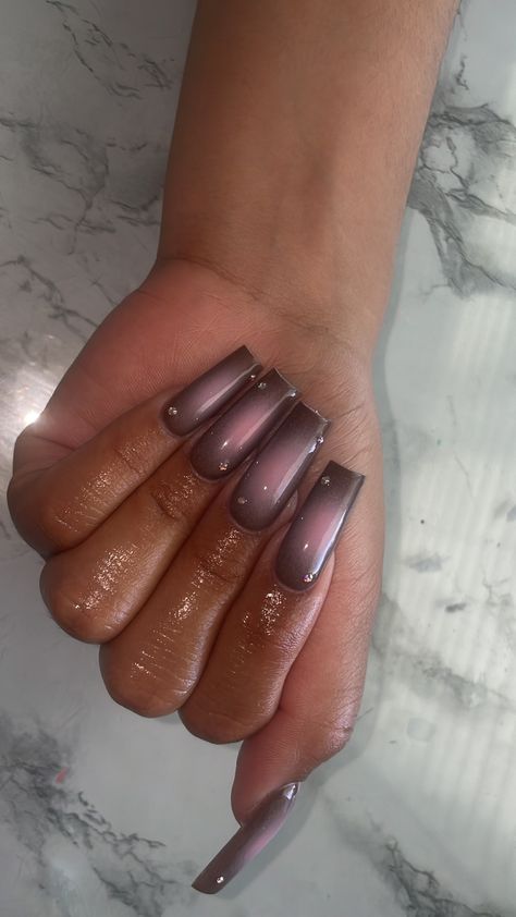 #lanailtechs #lanails #nailsbylili #pinknails #blingnails #frenchnails #longnails #hawaiinails #silvernails #whitenails #nudenails #losangelesnailtech #airbrushnails #southlanails #orangenails #coffinnails #squarenails #summernails #inglewoodnails #bluenails Air Brushed Nails, Nails Brown, Airbrush Nails, Beige Nails, Dope Nail Designs, Pretty Acrylic Nails, Dope Nails, Nail Games, Gorgeous Nails