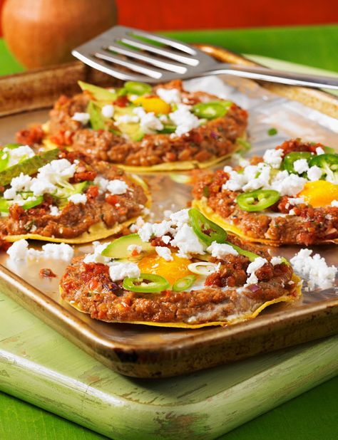 Recipe Tortilla, Tortillas Chips, Nachos Recipes, Huevos Rancheros Recipe, Homemade Pita Chips, Hispanic Dishes, Homemade Refried Beans, Homemade Pita, Homemade Tortilla