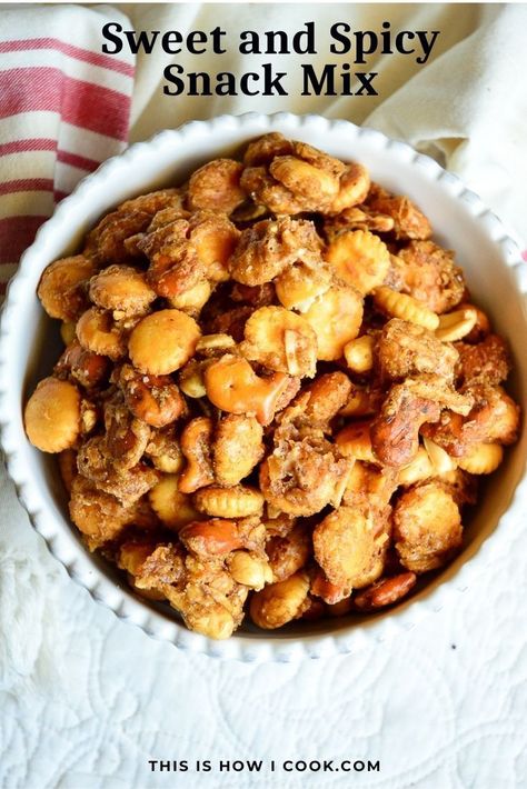 Oyster Cracker Snack Mix, Oyster Cracker Recipe, Oyster Cracker Snack, Oyster Cracker, Oyster Crackers Recipe, Seasoned Oyster Crackers, Spicy Crackers, Cracker Recipe, Oyster Crackers