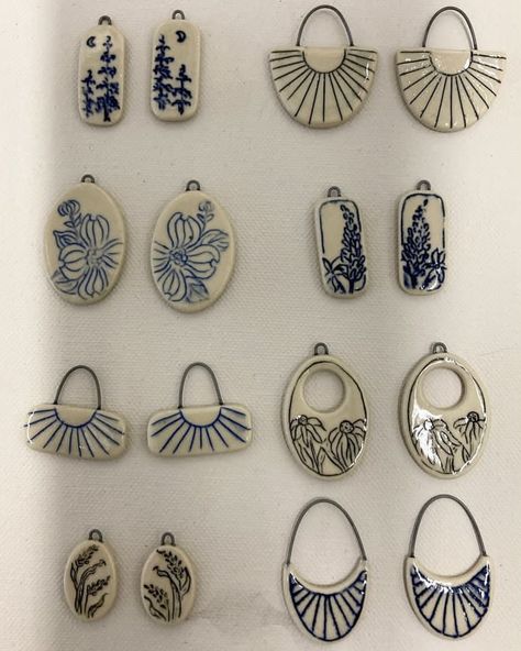 Handmade Clay Jewelry, Porcelain Earrings, Ceramic Earring, Ceramics Pottery Art, Porcelain Jewelry, Clay Jewelry Diy, Diy Clay Crafts, Jewelry Lookbook, Clay Charms