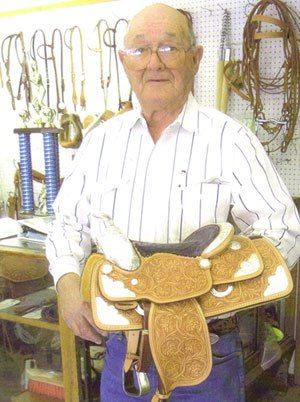 History of Billy Cook 16″ Roping Saddle Billy Cook Saddles, Sulphur Oklahoma, Roping Saddles, Western Riding, Vintage Horse, Horse Saddles, Long History, Rodeo, Oklahoma