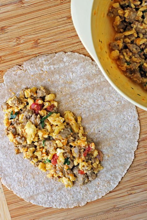 These easy Turkey Sausage Breakfast Burritos are filling, flavorful, and just 250 calories or 6 Green, 3 Blue or 3 Purple WW SmartPoints each! Ground Turkey Breakfast Burrito, Breakfast Ground Turkey, Turkey Sausage Breakfast Sandwich, Ground Turkey Breakfast Recipes, Turkey Sausage Crumbles Recipe, Ground Turkey Breakfast Sausage, Ground Turkey Breakfast, Turkey Breakfast Recipes, Sausage Breakfast Burritos