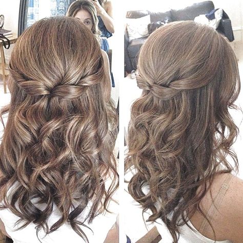 Wedding Hairstyles Updo Messy, Curled Prom Hair, Messy Wedding Hair, Wedding Hair Side, Wedding Hairstyles For Medium Hair, Bridesmaid Hair Medium Length, Wedding Hairstyles Medium Length, Elegant Wedding Hair, Hairstyles For Medium Length Hair Easy