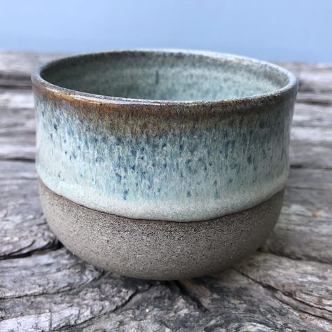 Michelle van Andel on Instagram: “Glazed with Amaco potter’s choice toasted sage over iron lustre. Clay body is Sibelco WMS 2002GG. Toasted sage again, but I love what that…” Amaco Toasted Sage, Toasted Sage Glaze, Ceramic Pinch Pots, Glaze Combinations, Amaco Glazes, Ceramic Glaze Recipes, Clay Cup, Rustic Pottery, Slab Pottery