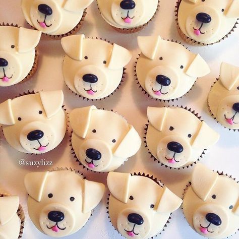 Animal Cupcakes Easy, Cupcakes Decoration Tutorial, Puppy Cupcakes, Dog Themed Birthday Party, Cupcakes Easy, Cupcake Day, Dog Cupcakes, Cat Cupcakes, Puppy Cake