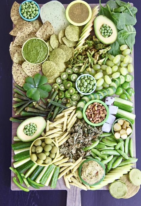 St. Patrick’s Day Platter will make your guests go green with envy! Made with Green Fruits, veggies dn nuts. Serve with Green dips and spreads Best St. Patrick’s Day Platter #weelicious #snacks #healthy #kidfriendly #sides #stpatricksday St Patricks Food, St Patrick Day Snacks, Green Dips, St Patrick Day Treats, Snack Platter, St Patricks Day Food, Snack Board, Party Food Platters, Charcuterie And Cheese Board