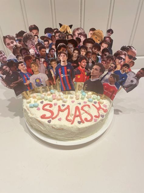 Boy 14y Aesthetic, Celeb Crush Cake, Birthday Cake With Pictures On It, Hear Me Out Cake Ideas, Boys 15 Birthday Party Ideas, Celebrity Crush Cake, Hear Me Out Cake, Cursed Cakes, Crush Cake