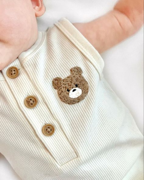 Newborn Embroidery, Baby Dress Embroidery, Diy Teddy Bear, Kids Clothes Diy, Basic Hand Embroidery Stitches, Simple Hand Embroidery Patterns, Diy Bag Designs, Embroidery Sweater, Diy Fashion Hacks