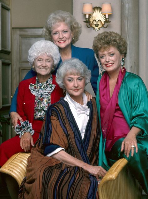 Group Of 4 Costumes, Group Costumes For 4, 4 People Halloween Costumes, Golden Girls Costumes, Timeless Show, Girl Outfit Ideas, Girl Group Costumes, Halloween Costumes For Work, Being A Friend