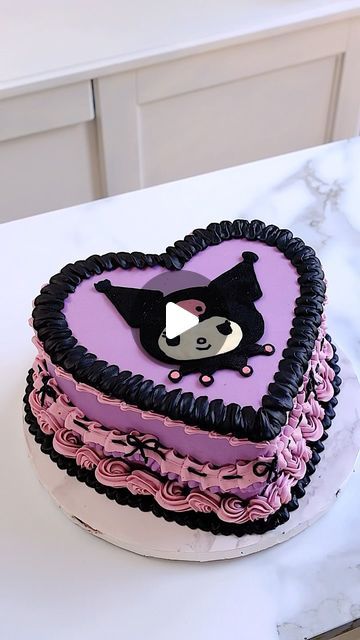 Kuromi Heart Cake, Kuromi Cake Ideas Birthdays, Kuromi Cakes, Kuromi Birthday Cake, Birthday Kek, Kuromi Cake, Sanrio Cake, Kuromi Birthday, 10th Birthday Cake