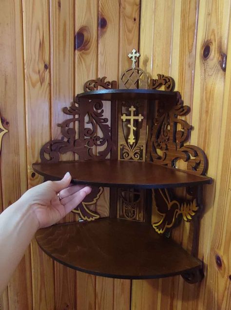 Wood Altar Shelf, Christian Altar Ideas For Home, Alter Design For Home Catholic, Altar Corner, Corner Altar, Altar Christian, Catholic Home Altar, Wooden Altar, Wooden Corner Shelf