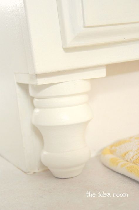 How to upgrade builder grade cabinets in your bathroom by adding finial feet. I've seen this done in kitchens but never bathrooms, good idea. Upgrade Builder Grade, Diy Home Improvement Hacks, Builder Grade, Cabinet Makeover, Trendy Bathroom, Bathroom Update, Bathroom Redo, Trendy Kitchen, Kitchen Redo