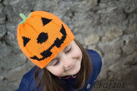 Child's Pumpkin Hat Halloween Knitting, Crochet Wreath, Homemade Halloween Costumes, Pumpkin Hat, Halloween Crochet Patterns, Holiday Costumes, Halloween Hats, Homemade Halloween, Presents For Kids