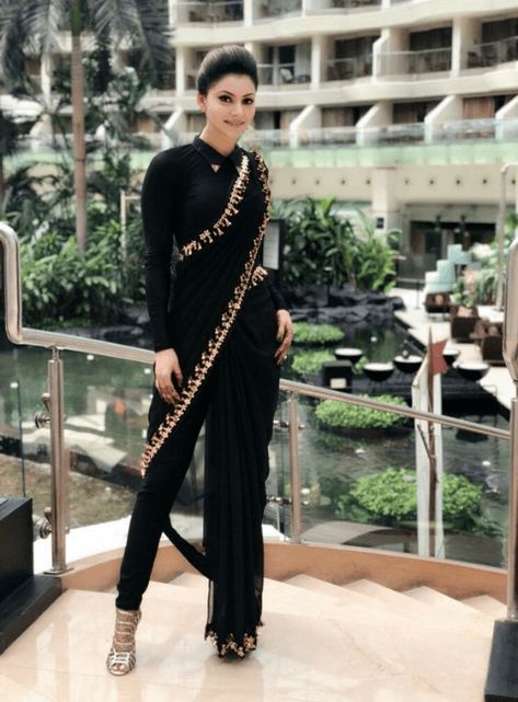 Pant Saree Style - 25 Ideas On How to Wear Pants Style Saree Saree With Pants, Pant Saree, Saree Wearing, Saree Wearing Styles, Style Bleu, Saree Draping Styles, Saree Style, Modern Saree, Drape Saree