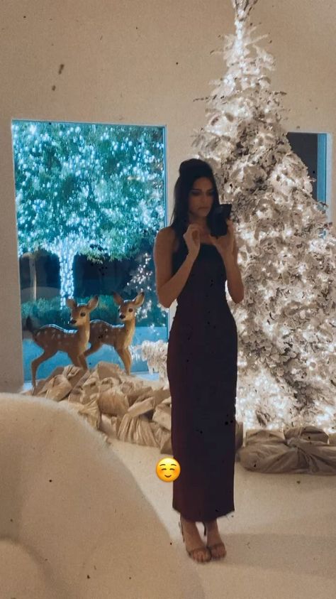 Kendall Jenner Outfits Street Styles, Kardashian Christmas, Style Kendall Jenner, Kily Jenner, Kendall Jenner Modeling, Kendall Jenner Video, Estilo Madison Beer, Kendall Jenner Makeup, Estilo Kylie Jenner